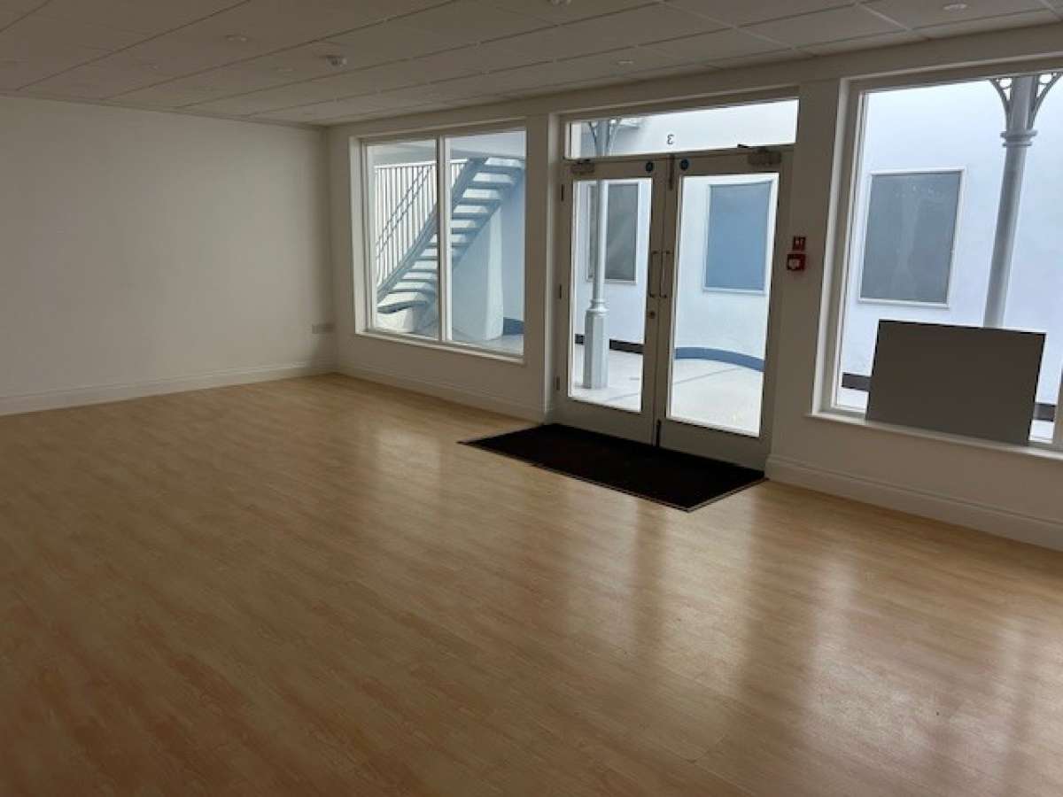 Office in Kingsbridge - photo 4