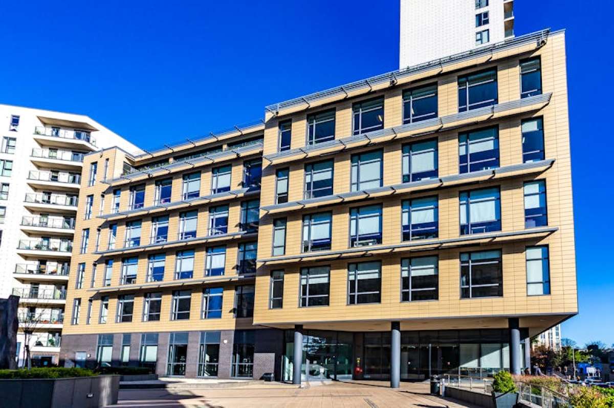 Office For Sale, Woking