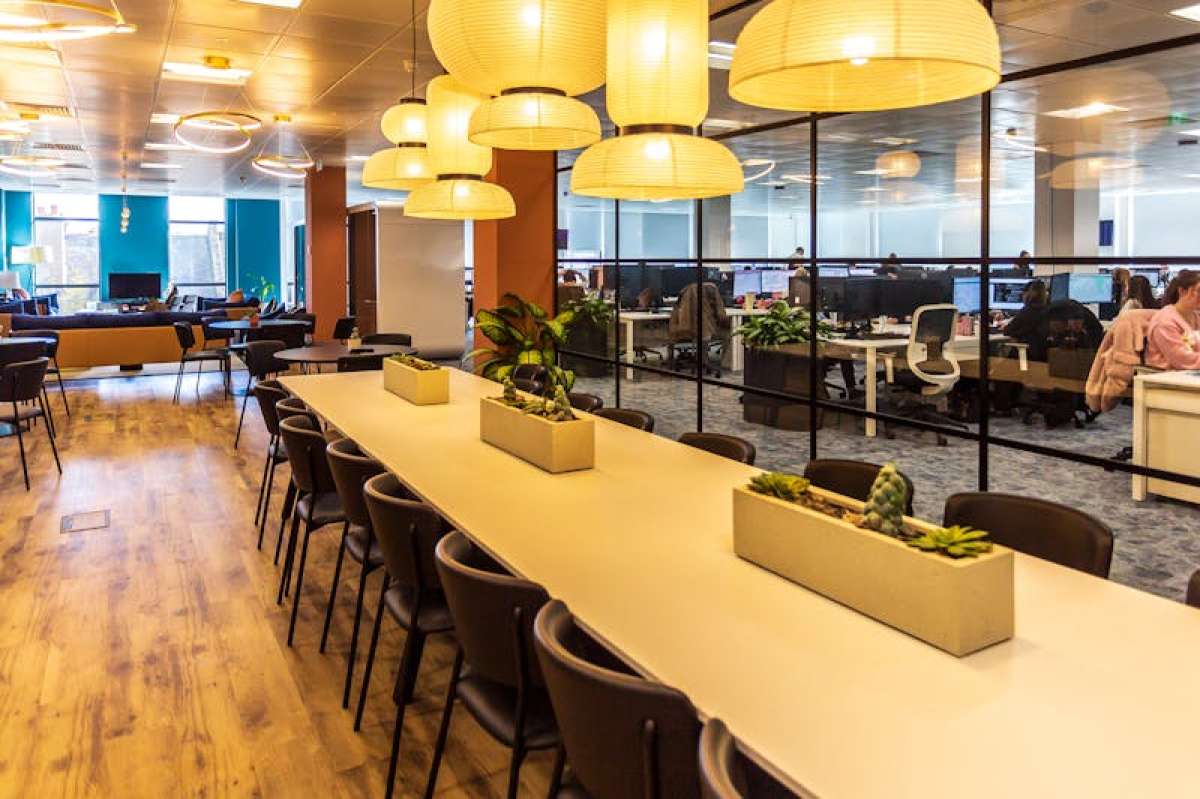 Office in Woking - photo 4