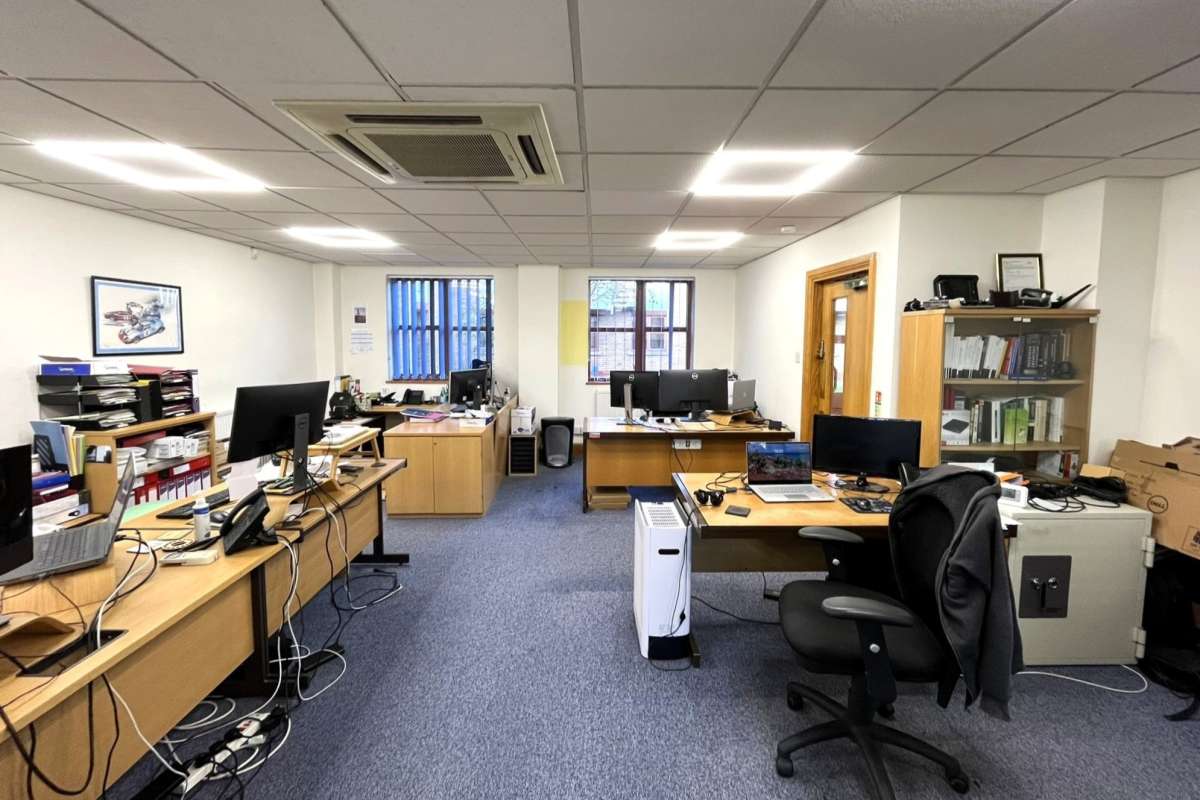 Office in Witham - photo 2