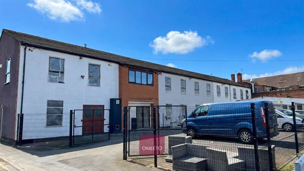 Office in Beeston - photo 2