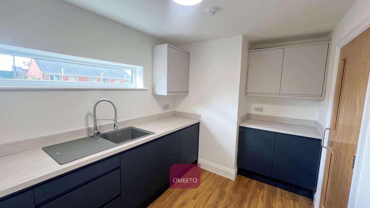 Office in Beeston - photo 3