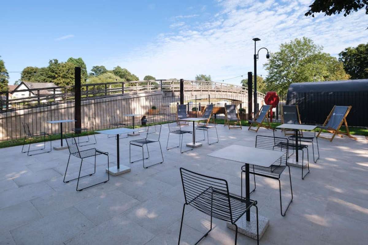 Office in Staines - photo 4