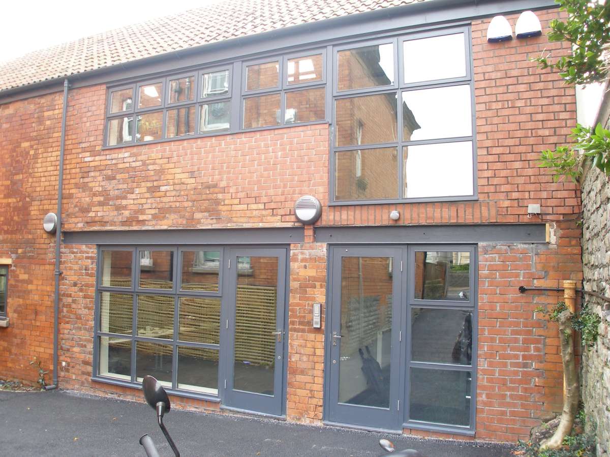 Office in Penarth - photo 2