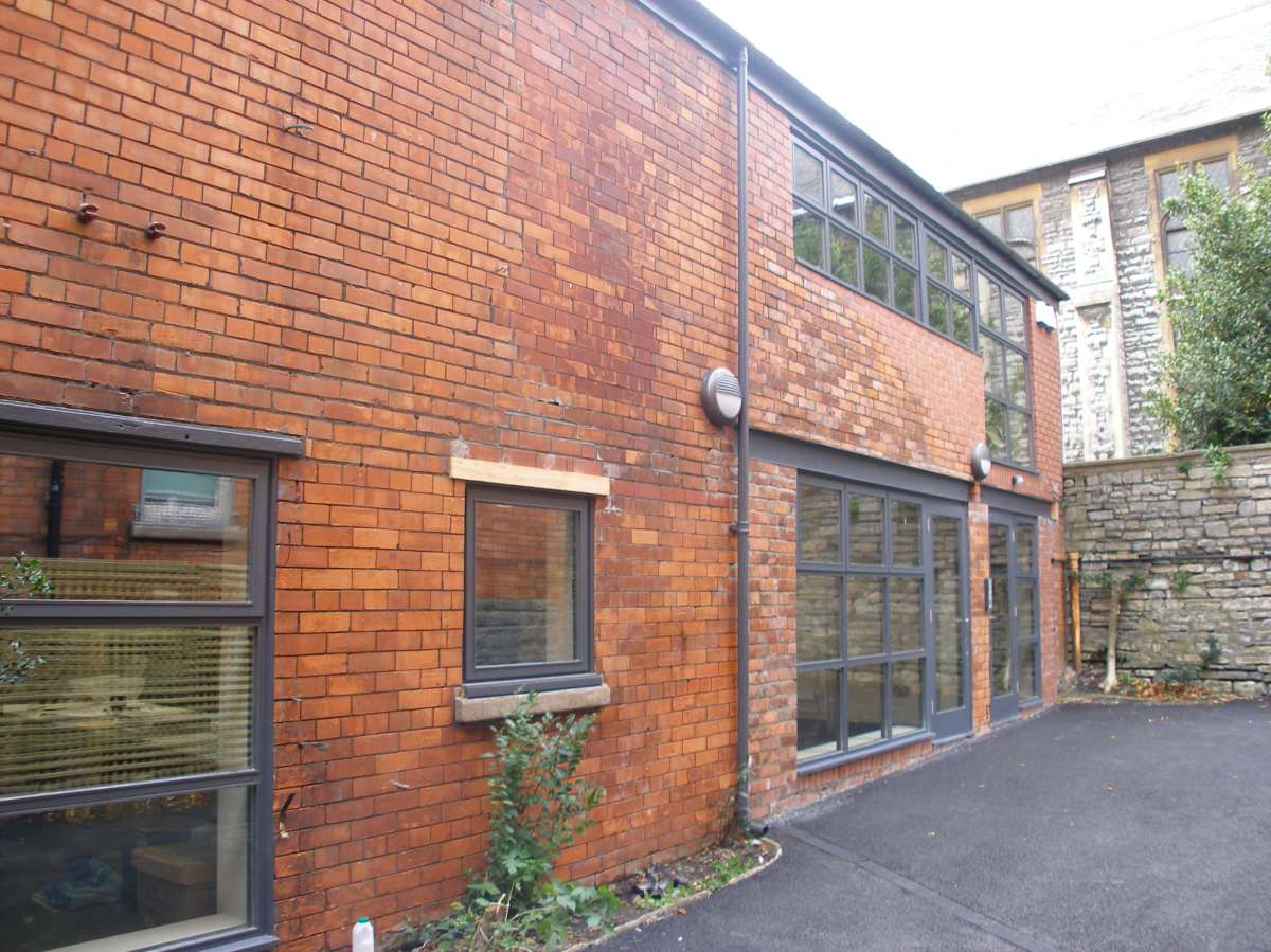 Office in Penarth - photo 4