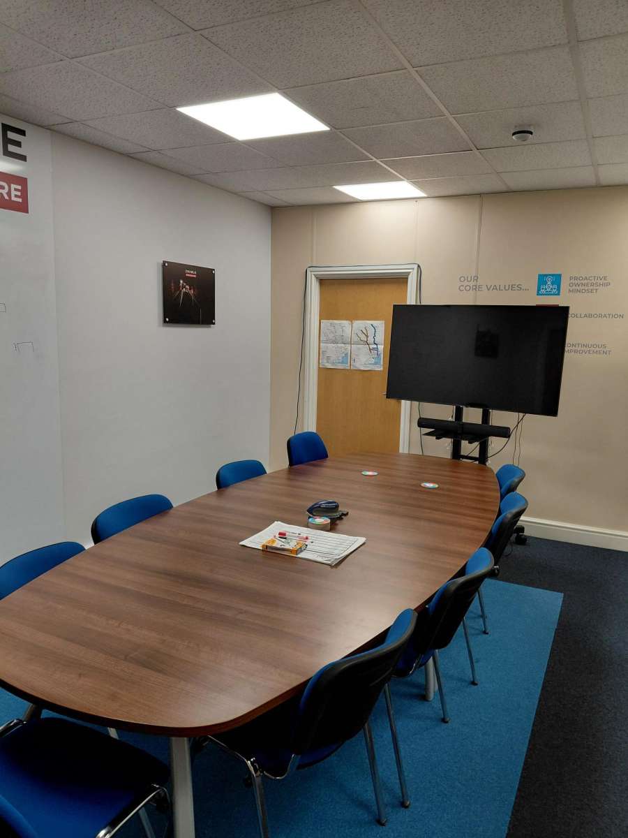 Office in Treforest - photo 2