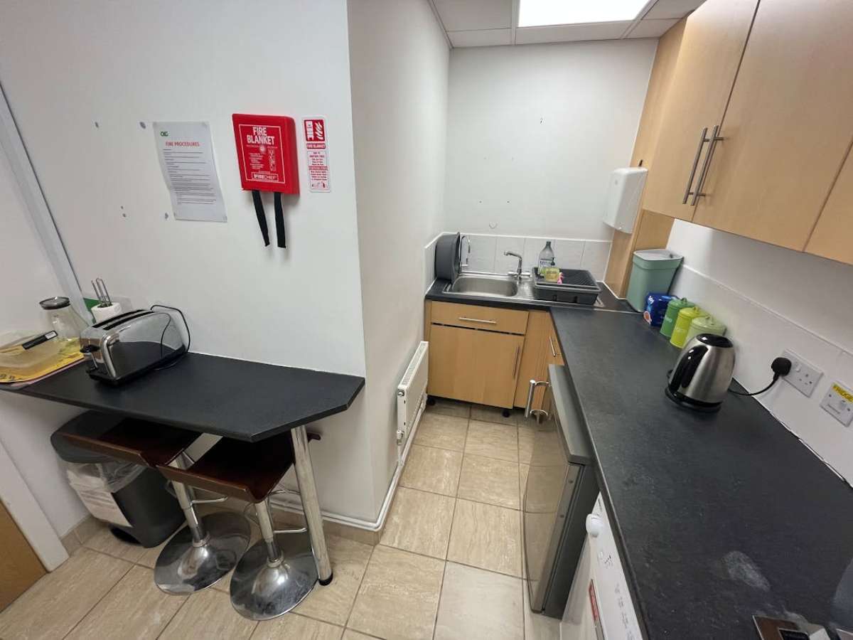 Office in Winchester - photo 4