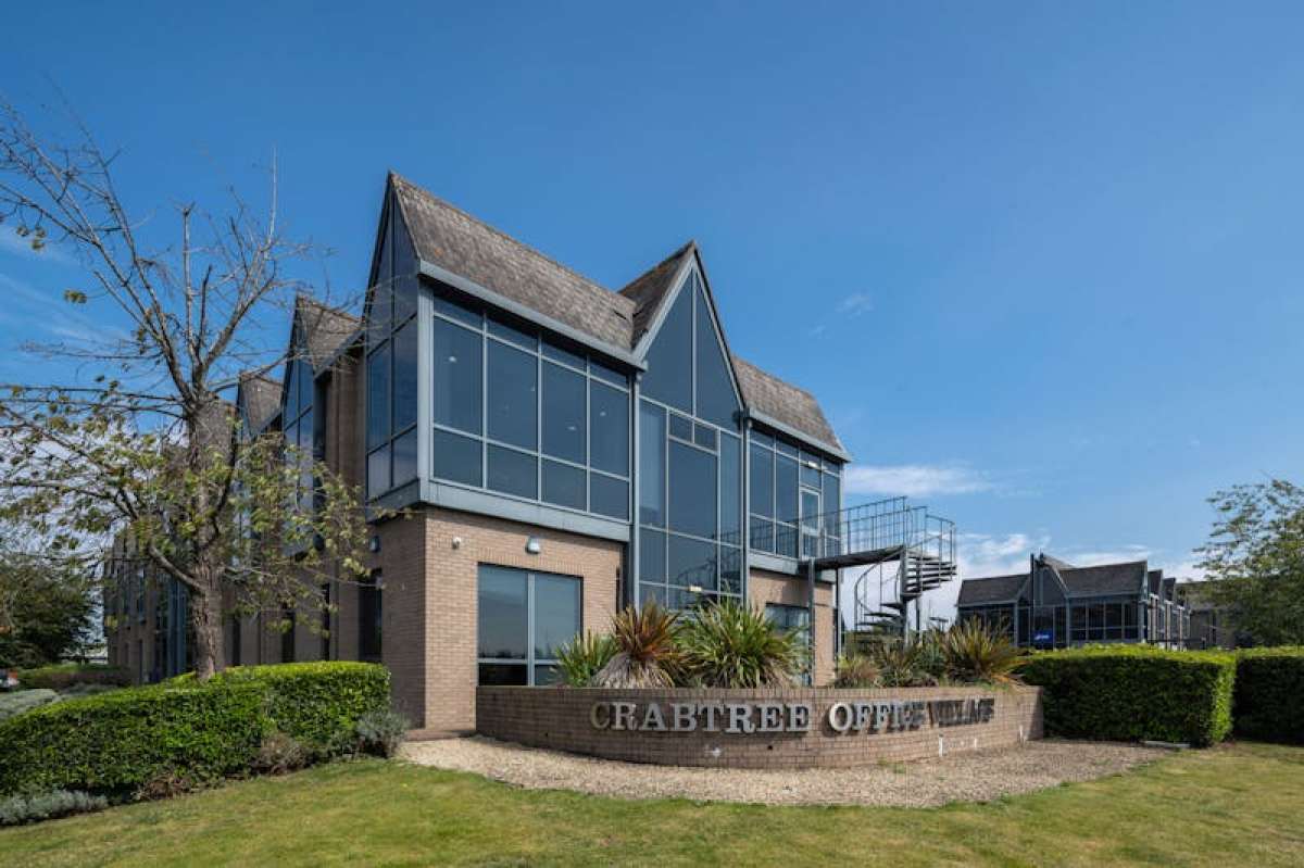 Office in Egham - photo 4