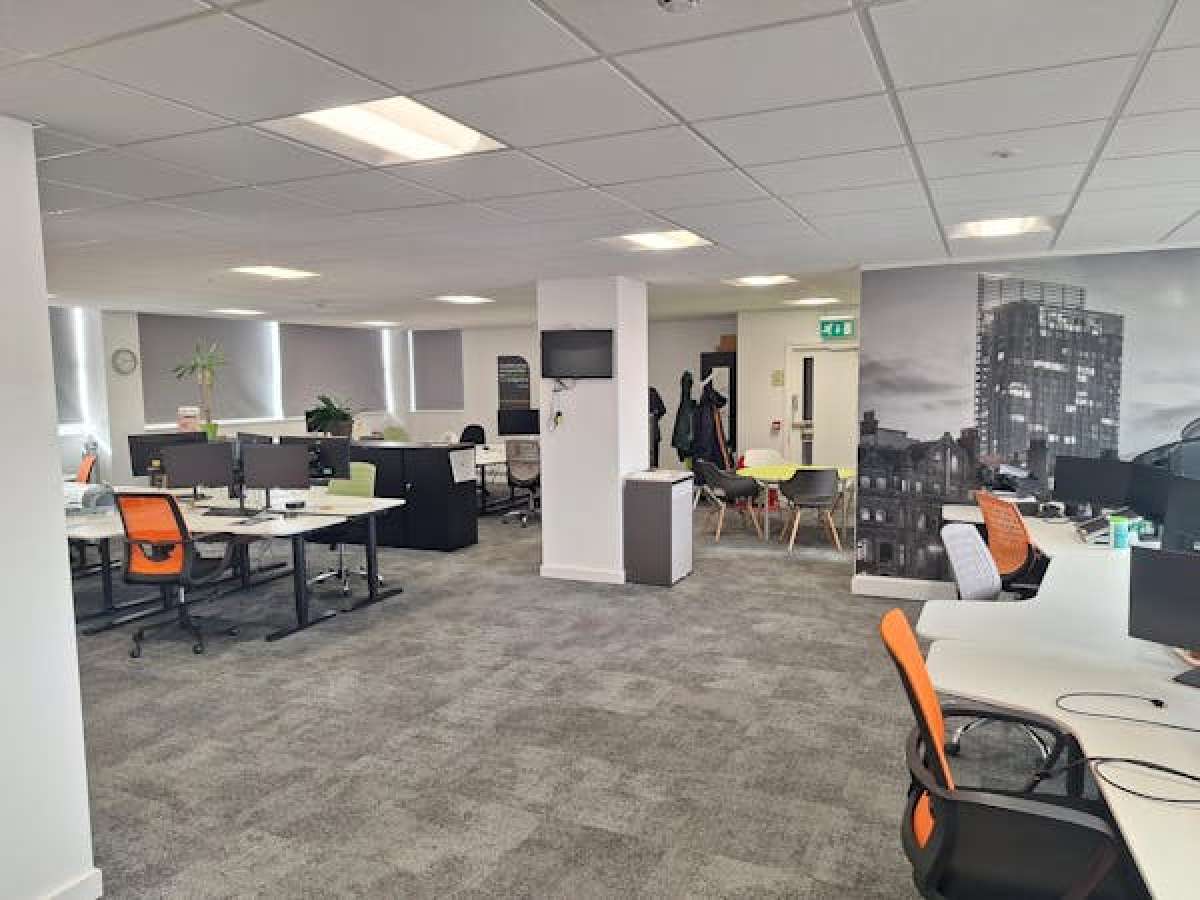Office in Manchester - photo 2