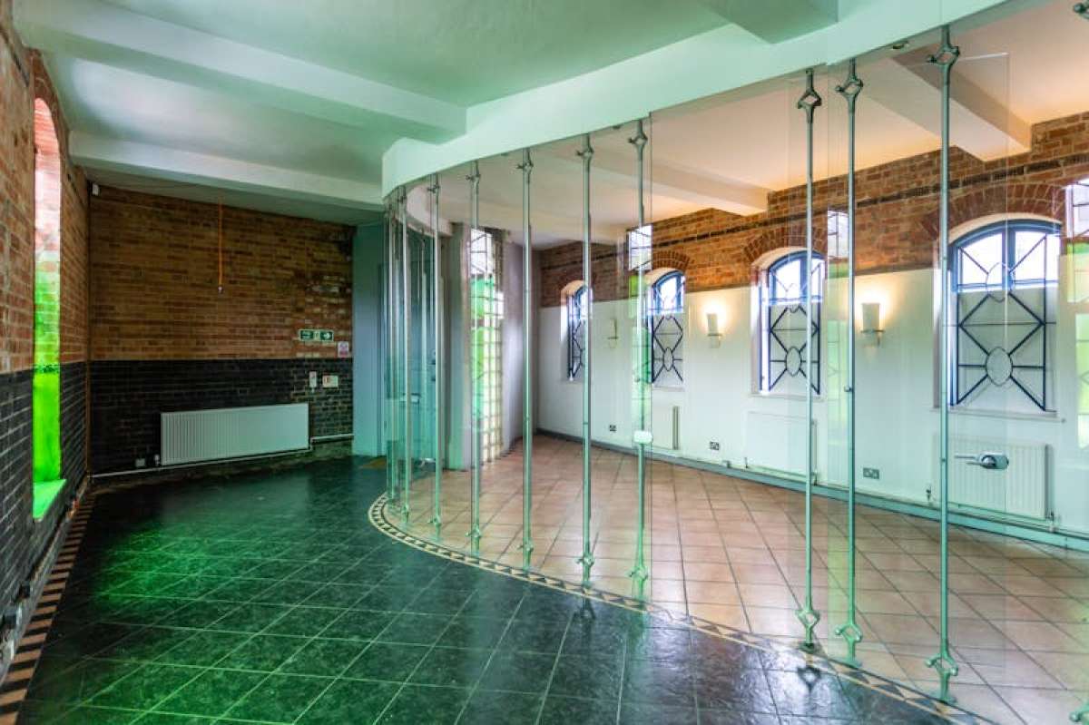 Office in Windsor - photo 2