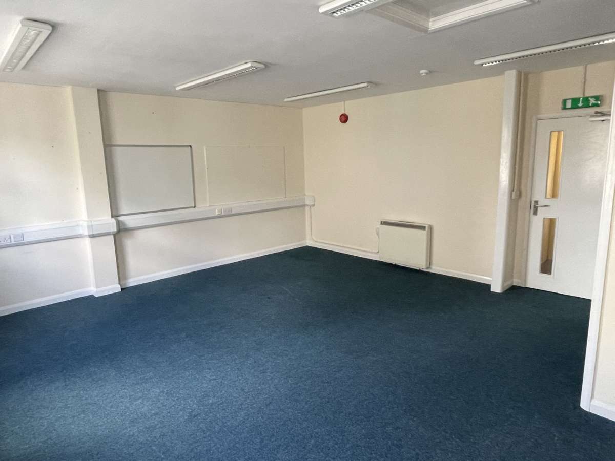 Office in Penzance - photo 3