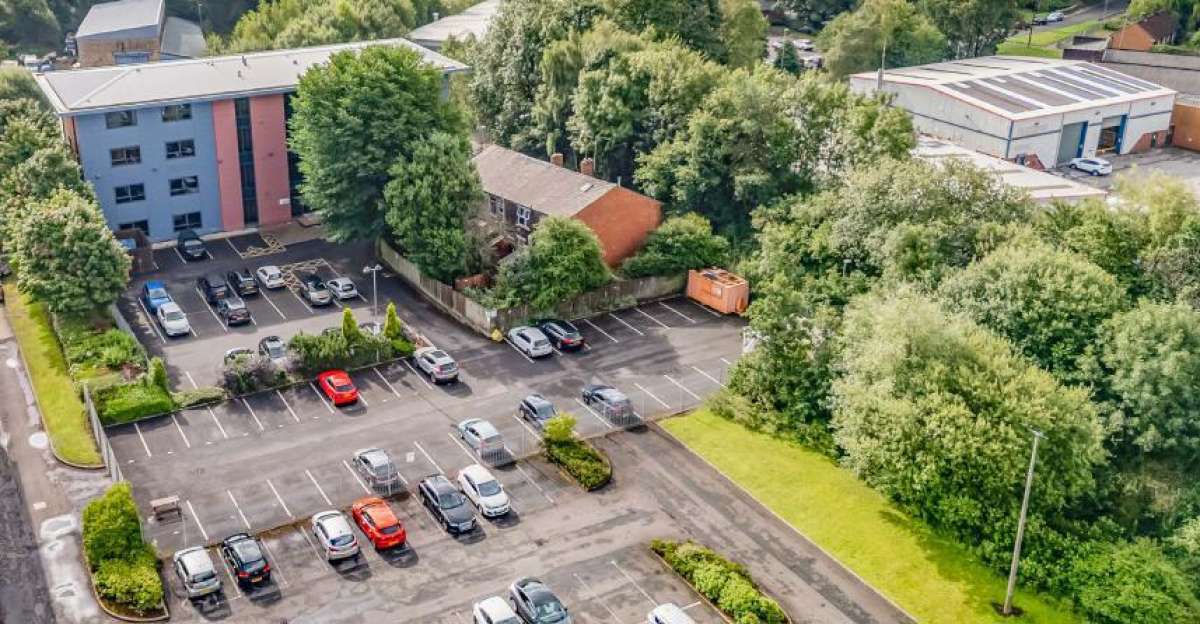 Office in Rochdale - photo 4