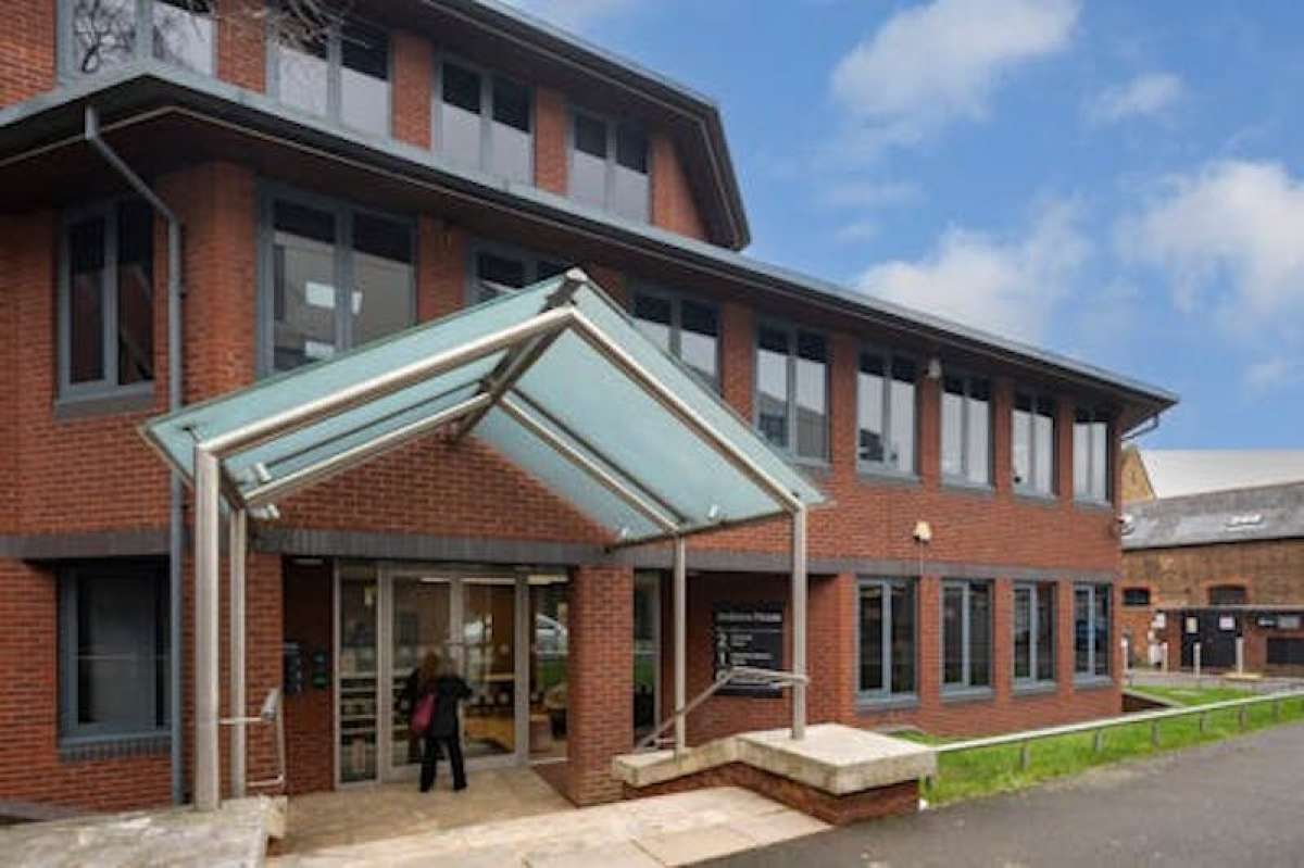 Office in Guildford - photo 2