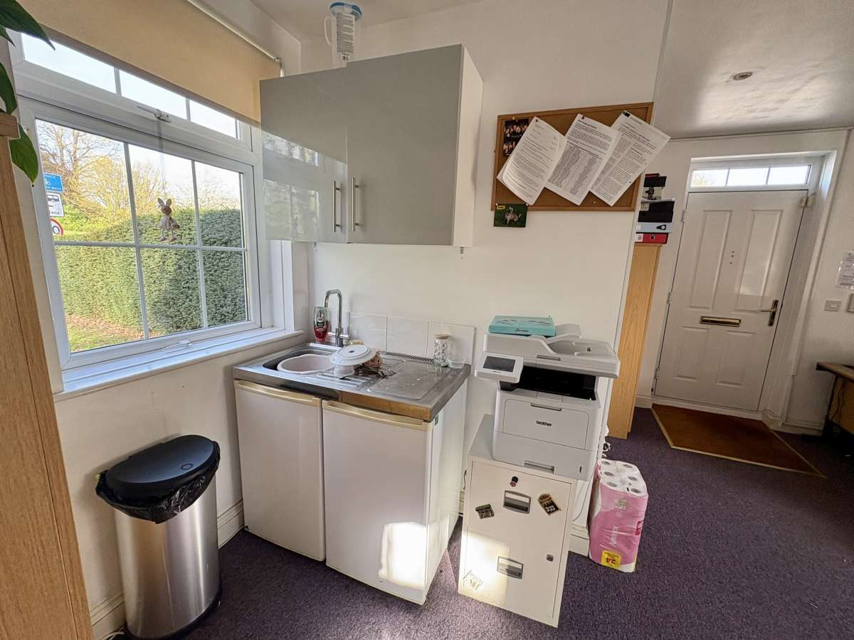 Office in Fareham - photo 2