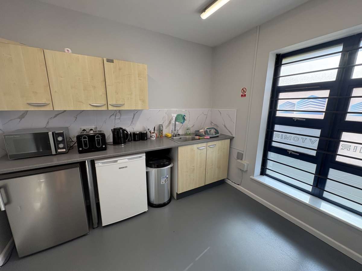 Office in Fareham - photo 2