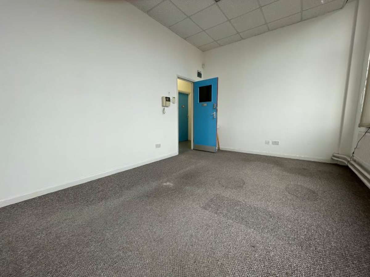 Office in London - photo 3