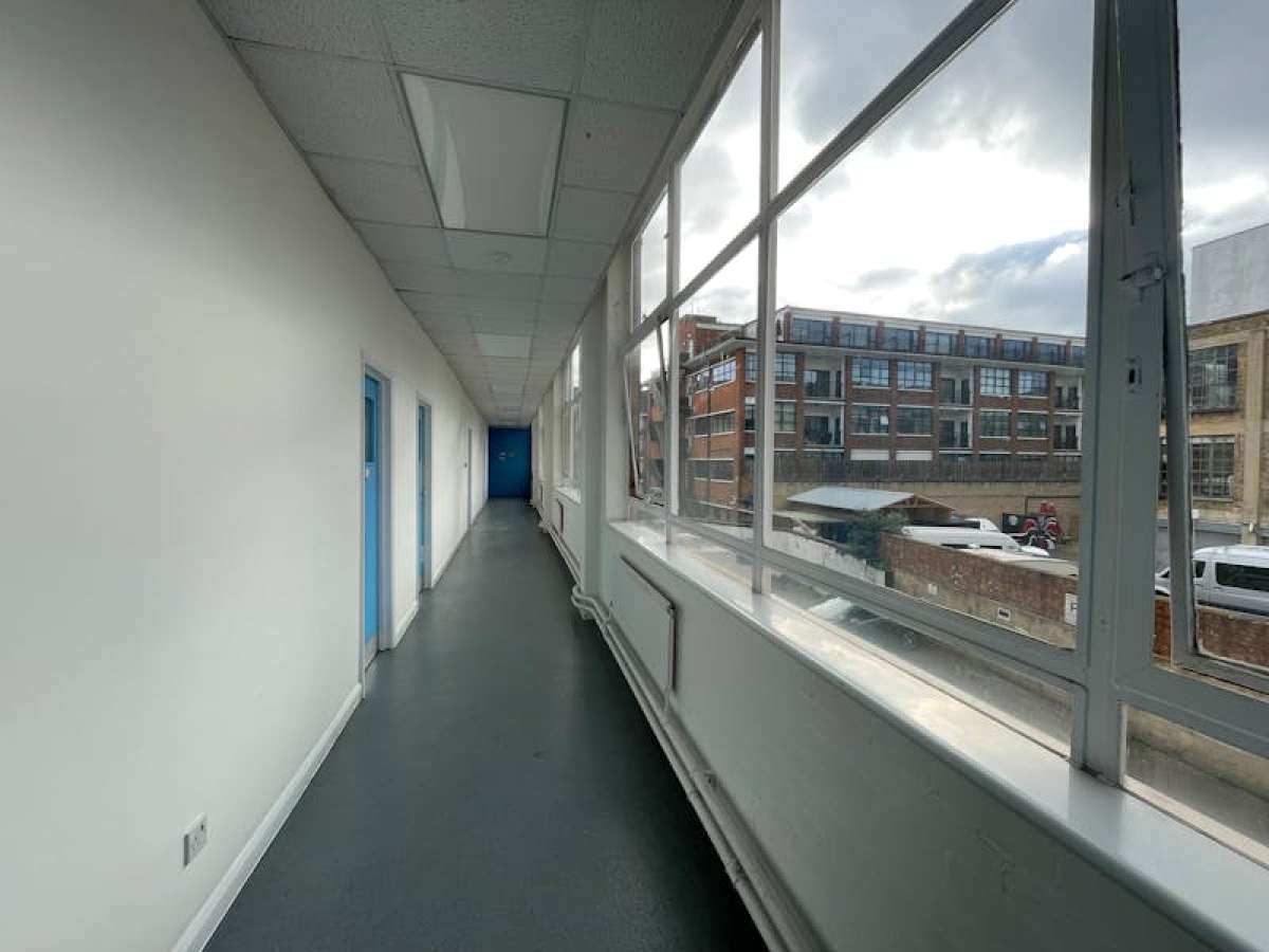 Office in London - photo 4