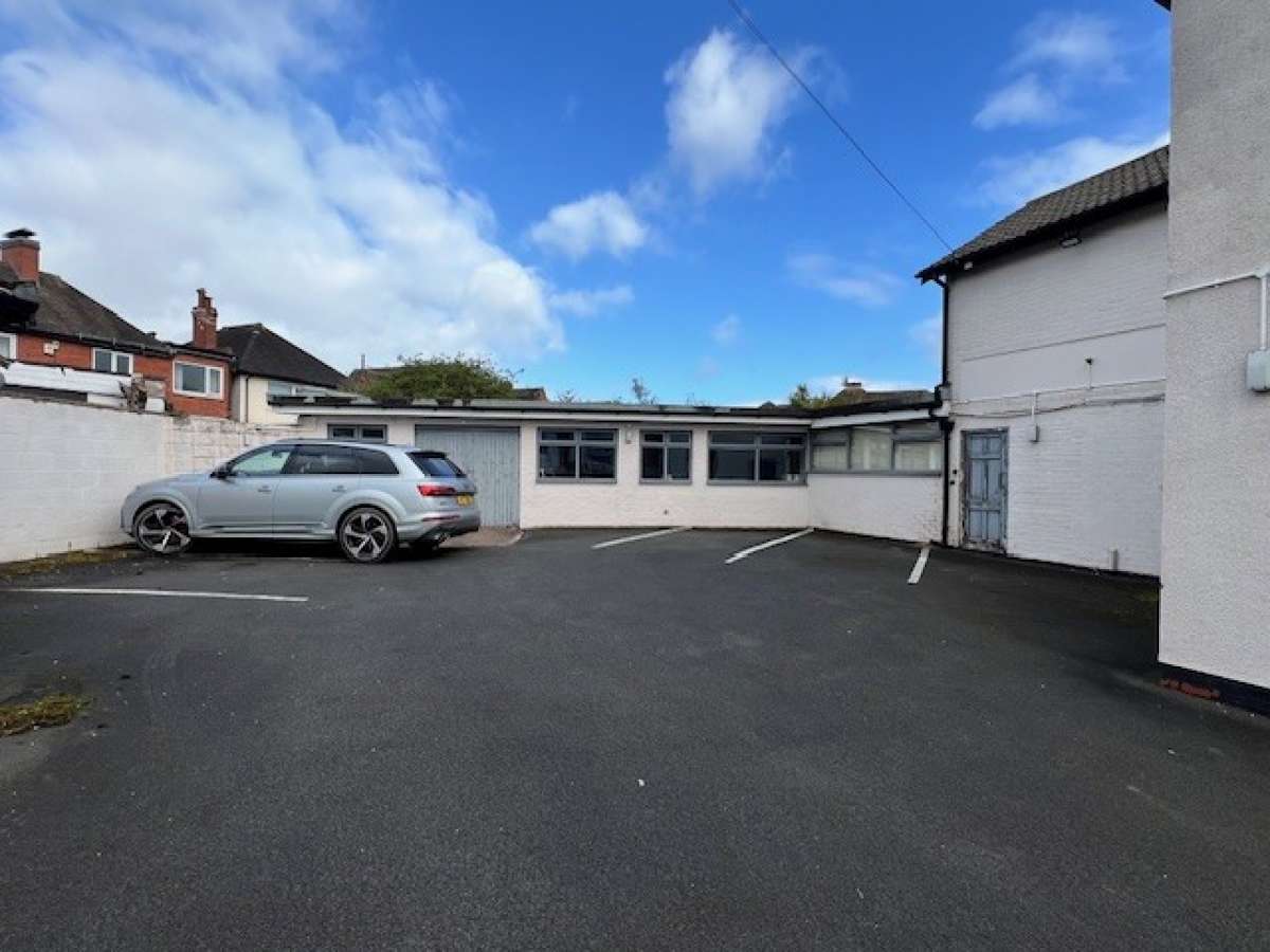 Office in Wolverhampton - photo 4