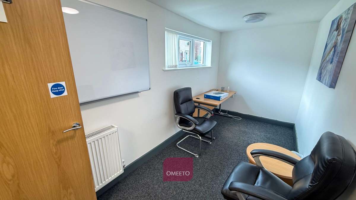 Office in Ilkeston - photo 3