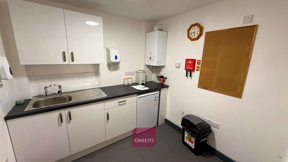 Office in Ilkeston - photo 2