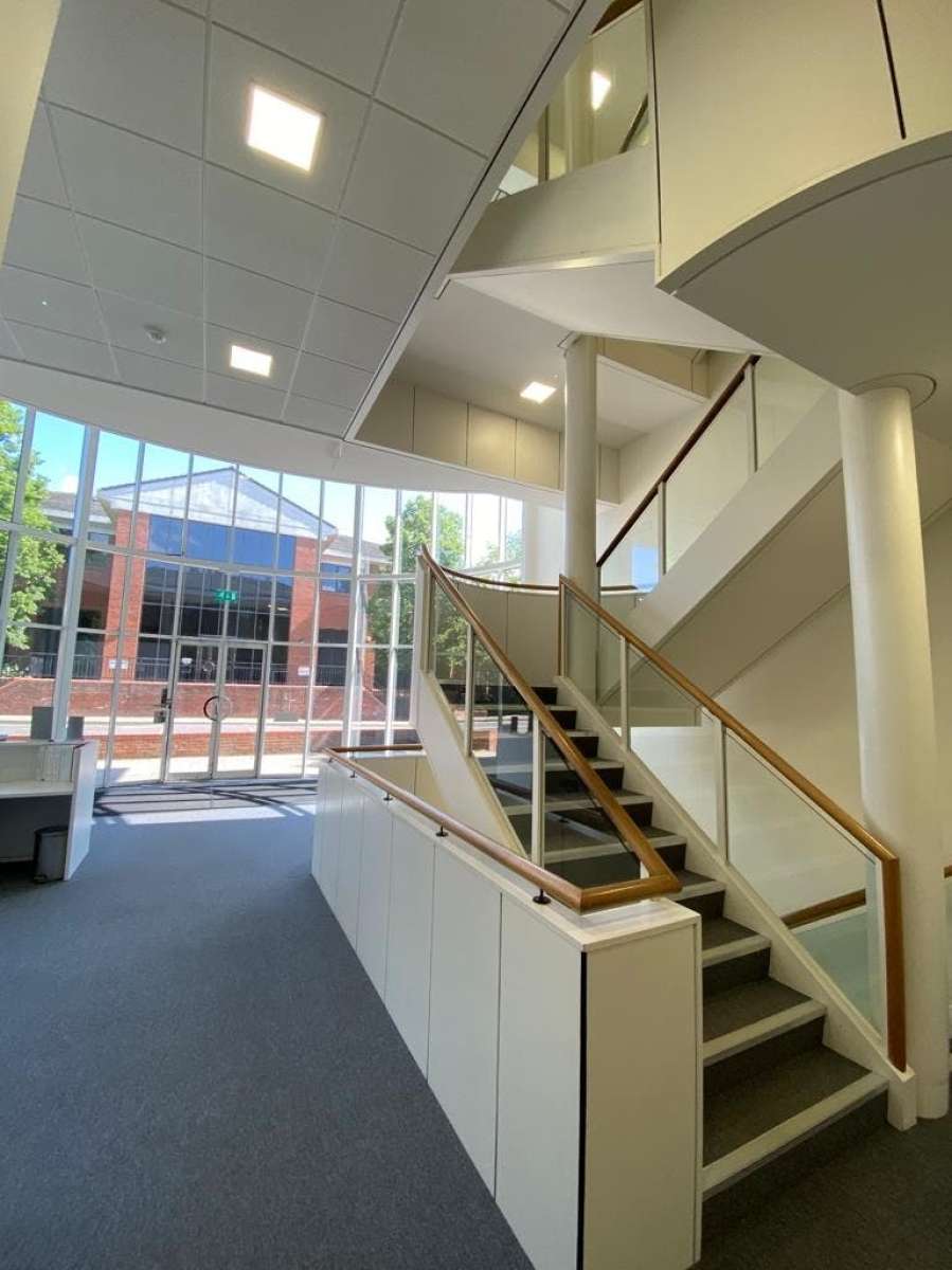 Office in Dorking - photo 2