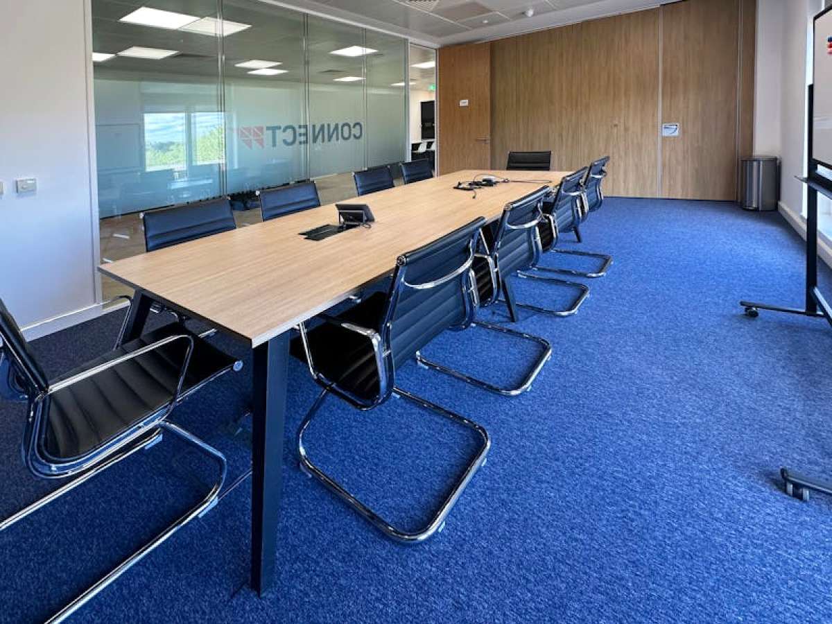 Office in Bracknell - photo 3