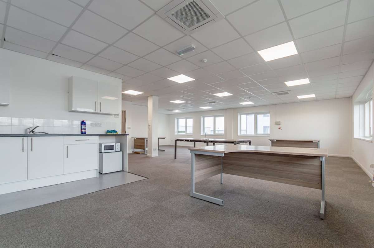 Office in Wimborne - photo 3