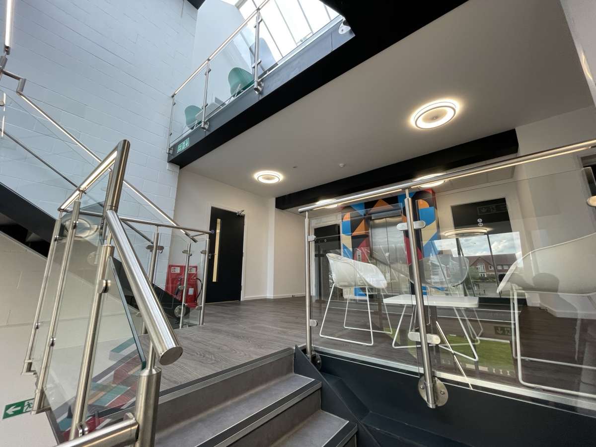 Office in Newmarket - photo 4