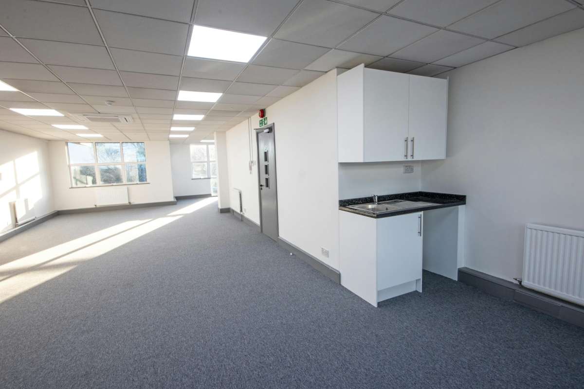 Office in Epsom - photo 4