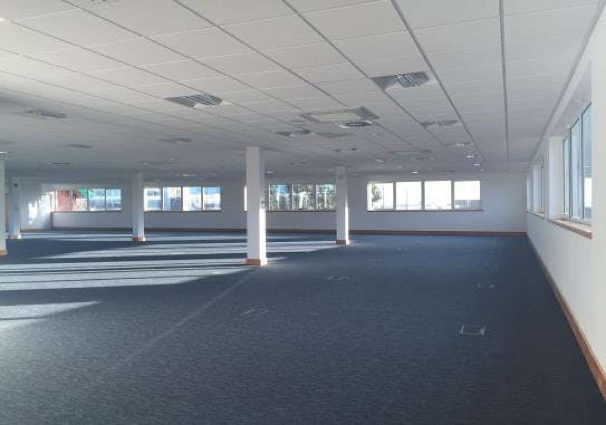 Office in Hayes - photo 4