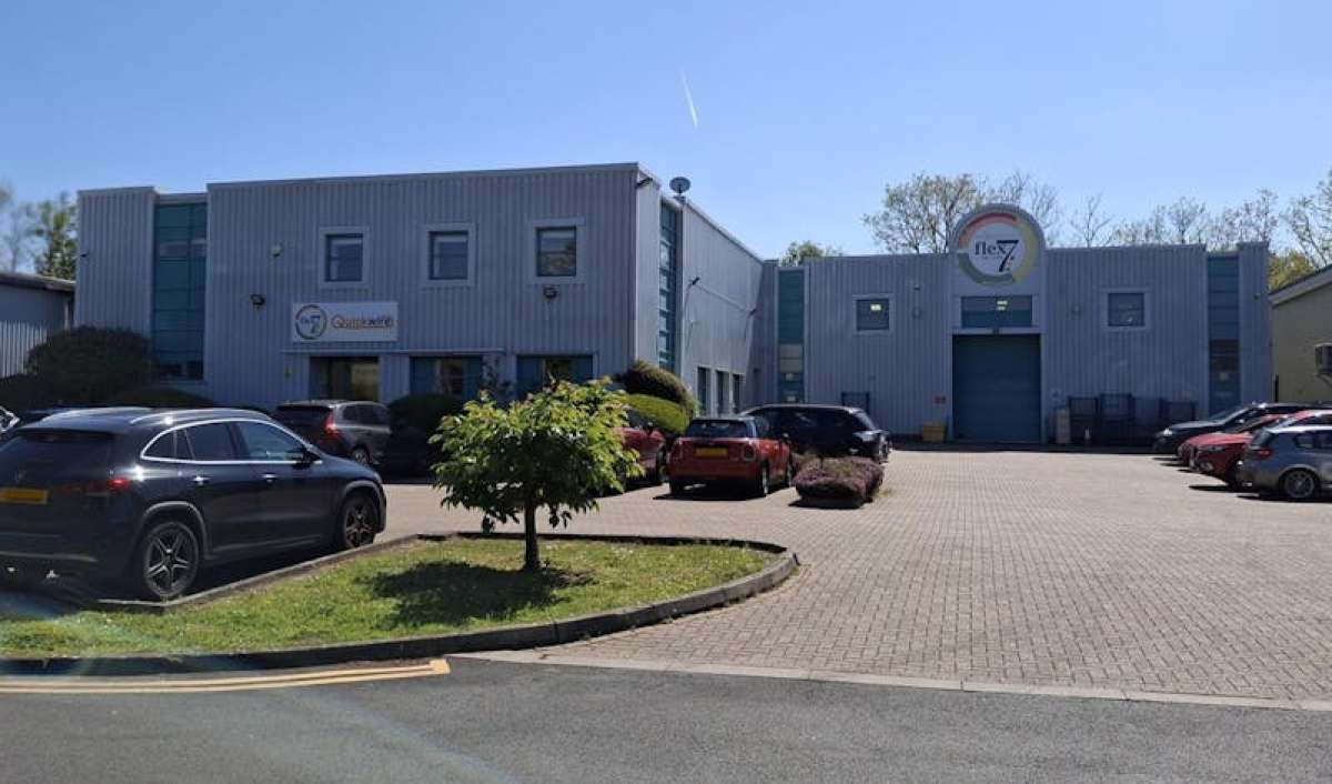 Office For Sale, Twyford