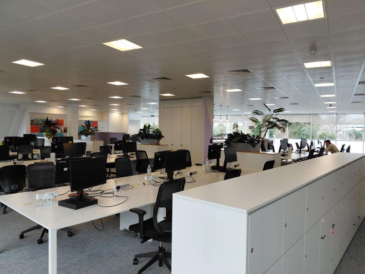 Office in Crawley - photo 4