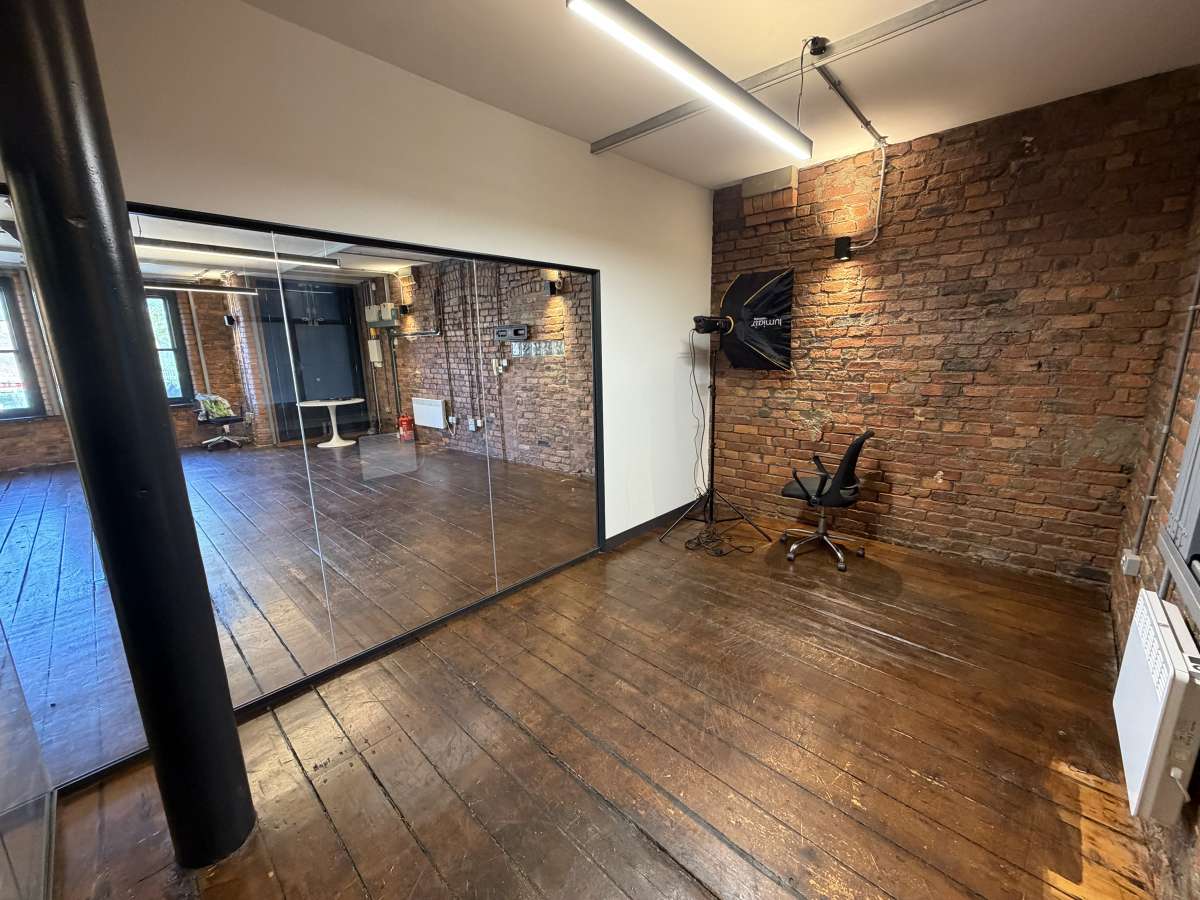 Office in Manchester - photo 4