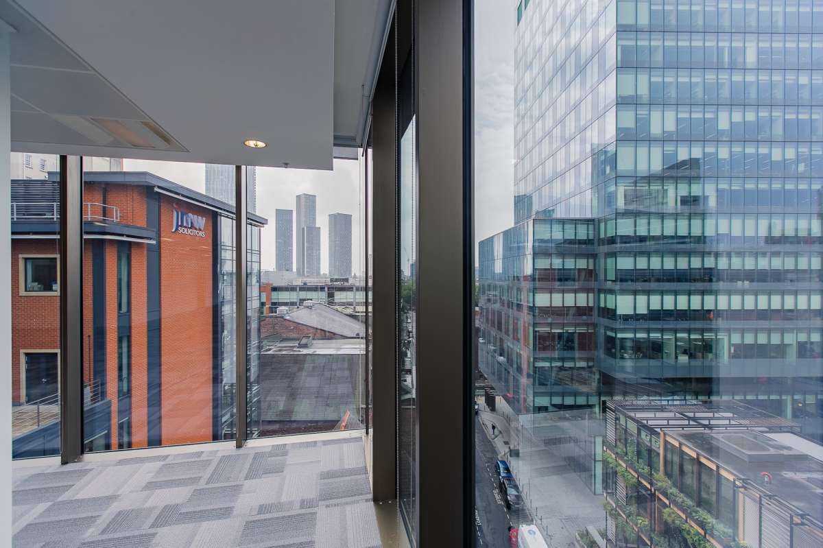 Office in Manchester - photo 4
