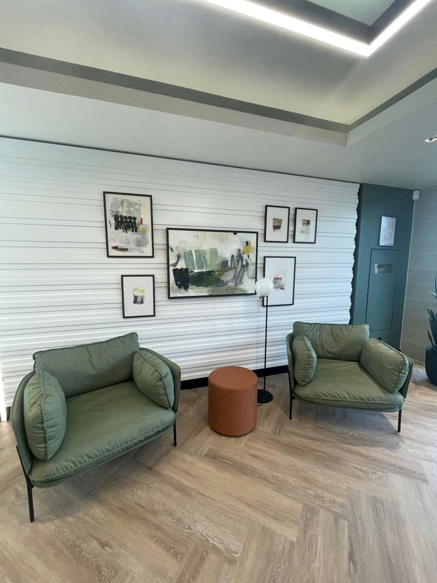 Office in Crawley - photo 3