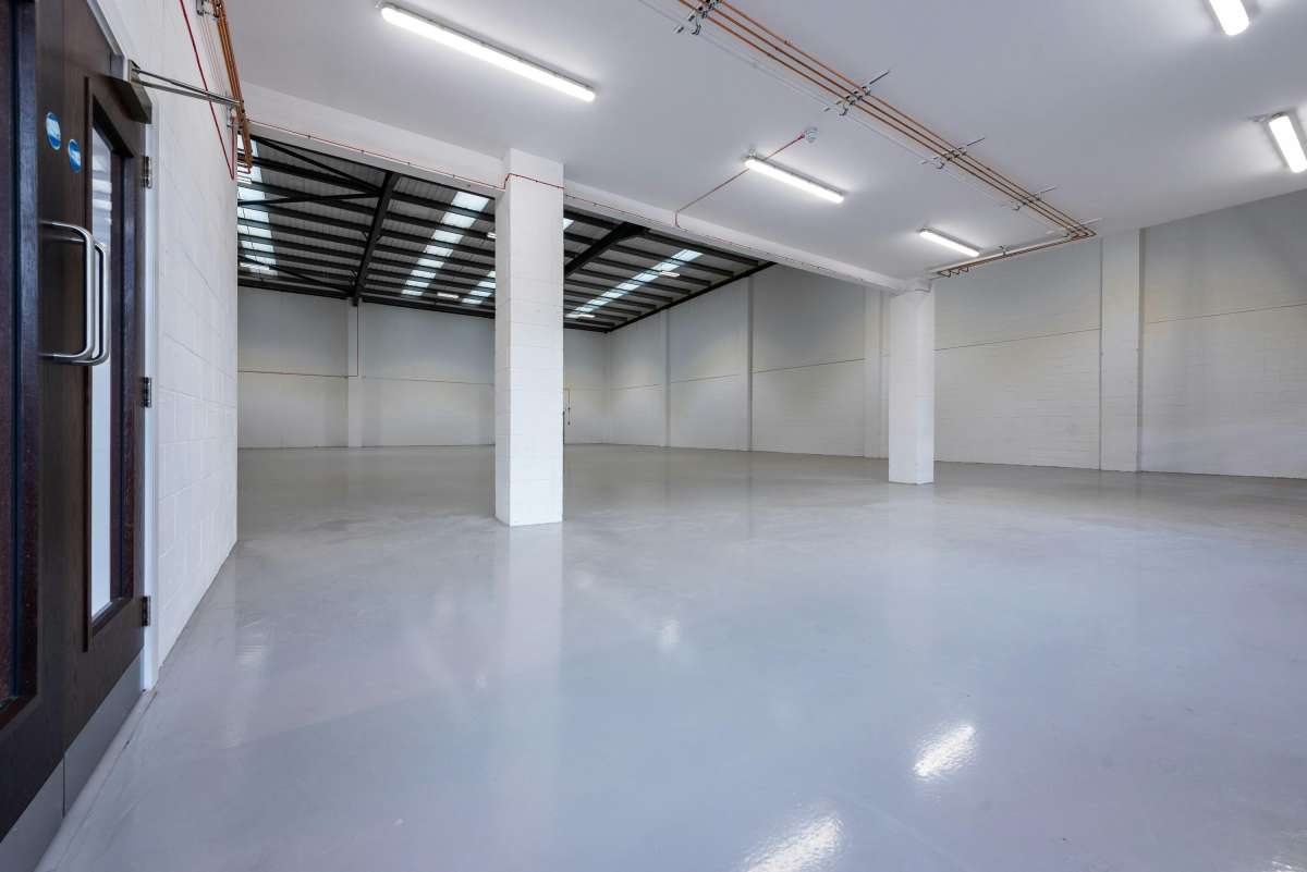 Office in Chessington - photo 4