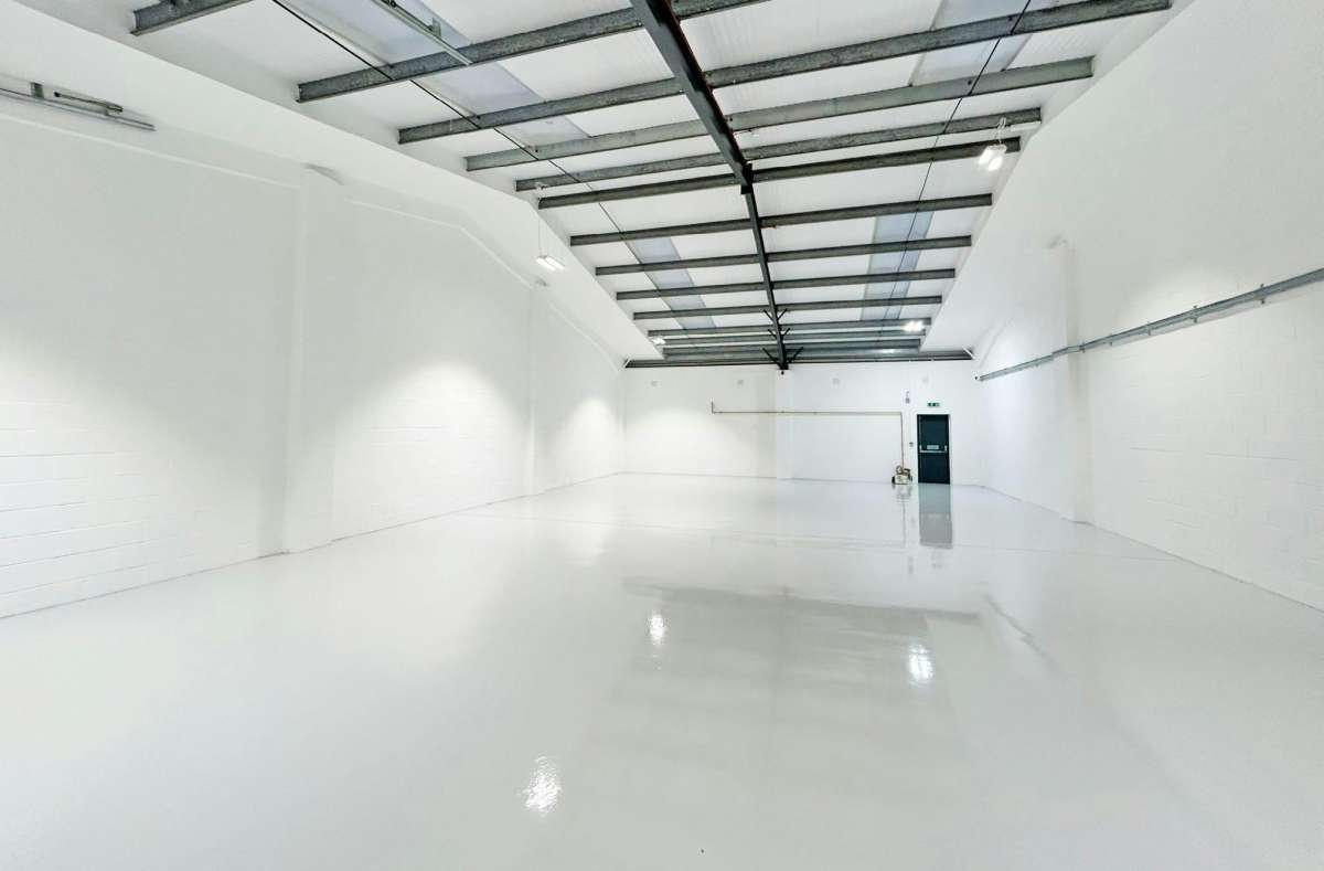 Office in Chessington - photo 3