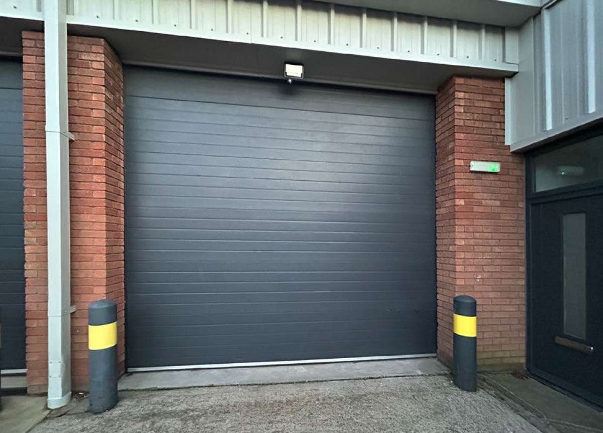 Office in Chessington - photo 4