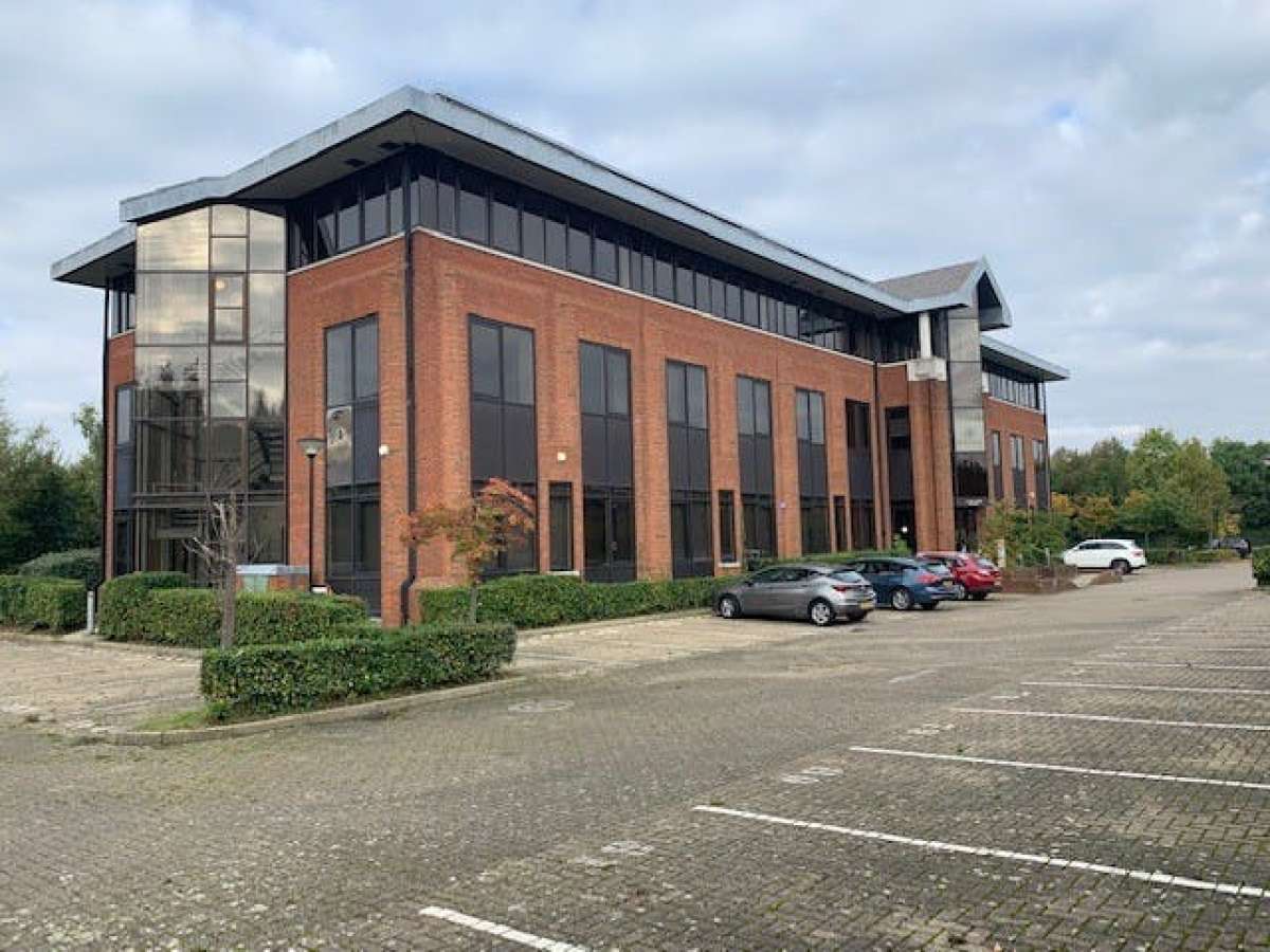 Office in Harlow - photo 2