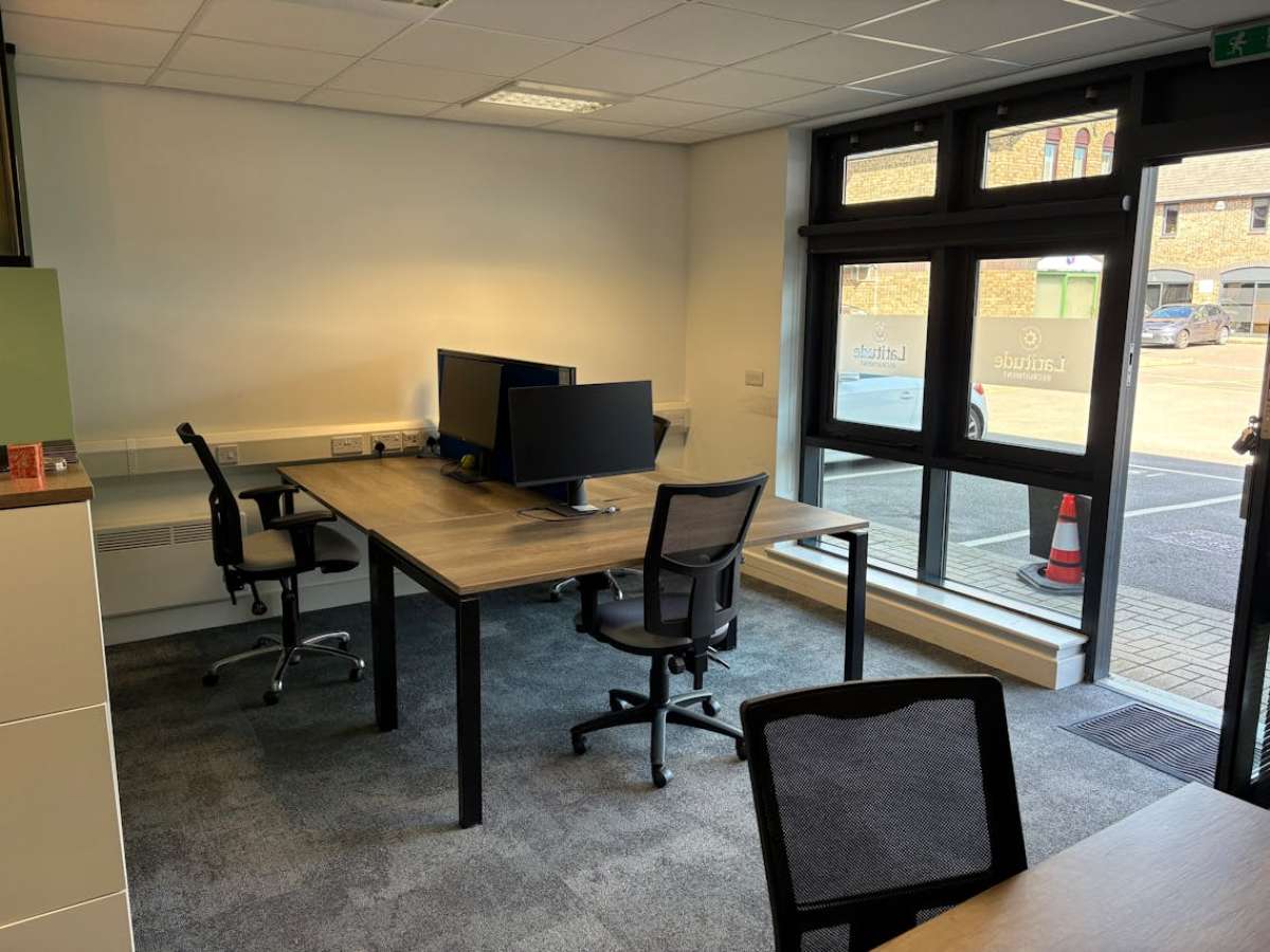 Office in Hedge End - photo 3