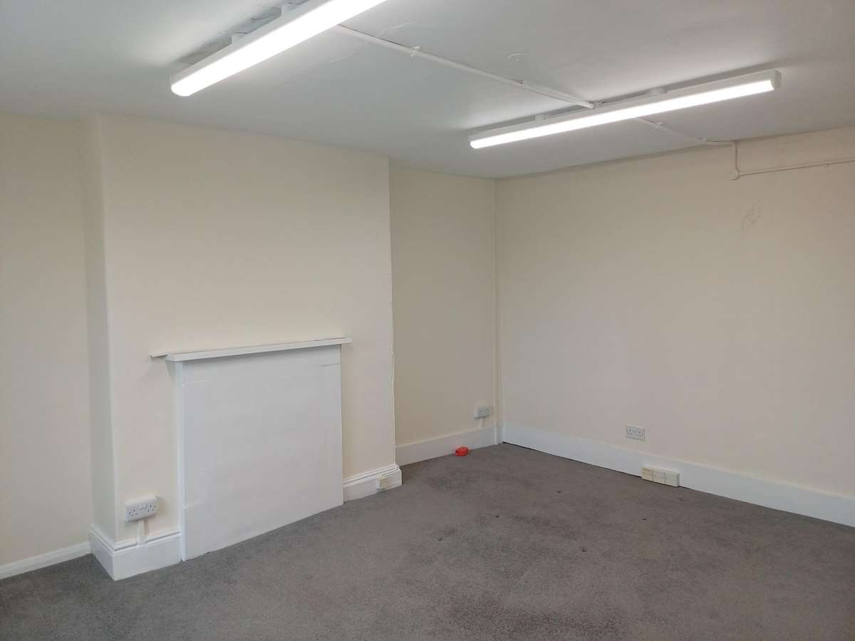 Office in Stamford - photo 2