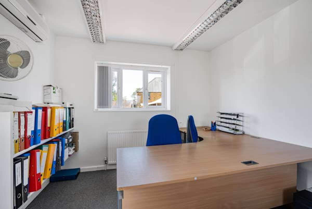 Office in Banbury - photo 3