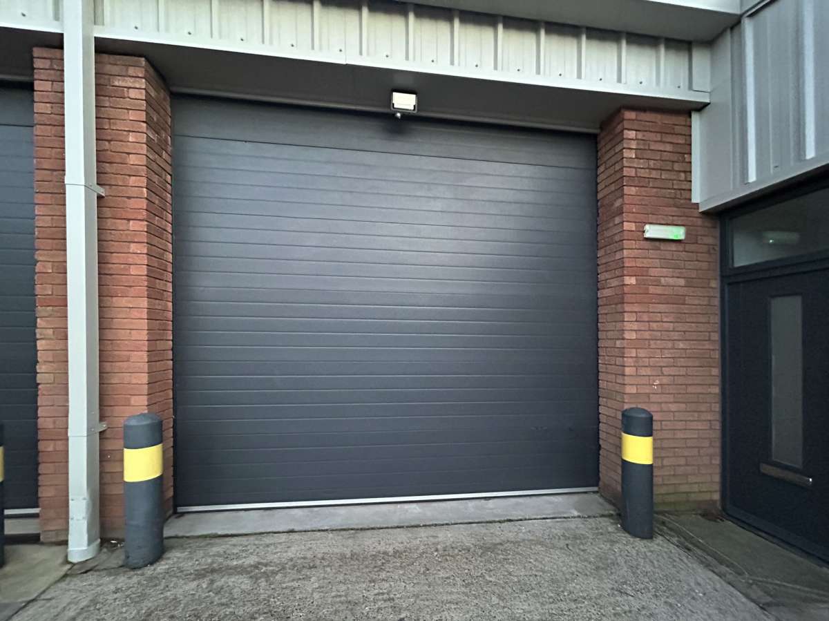 Industrial Unit in Chessington - photo 2
