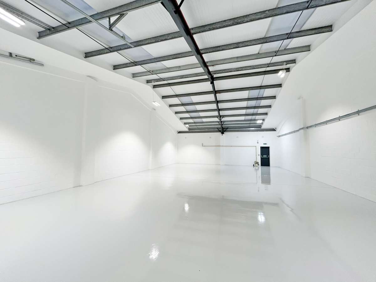 Industrial Unit in Chessington - photo 3