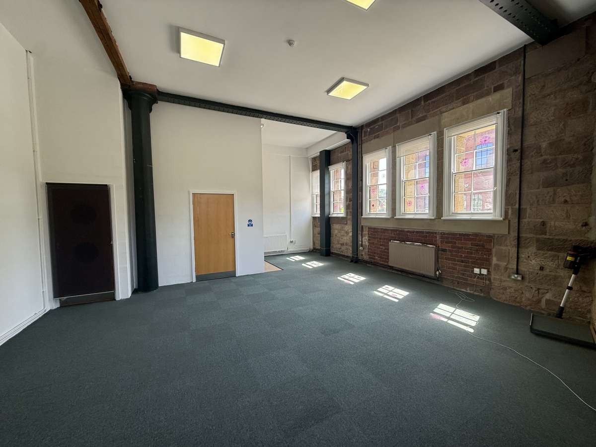 Office in Belper - photo 4