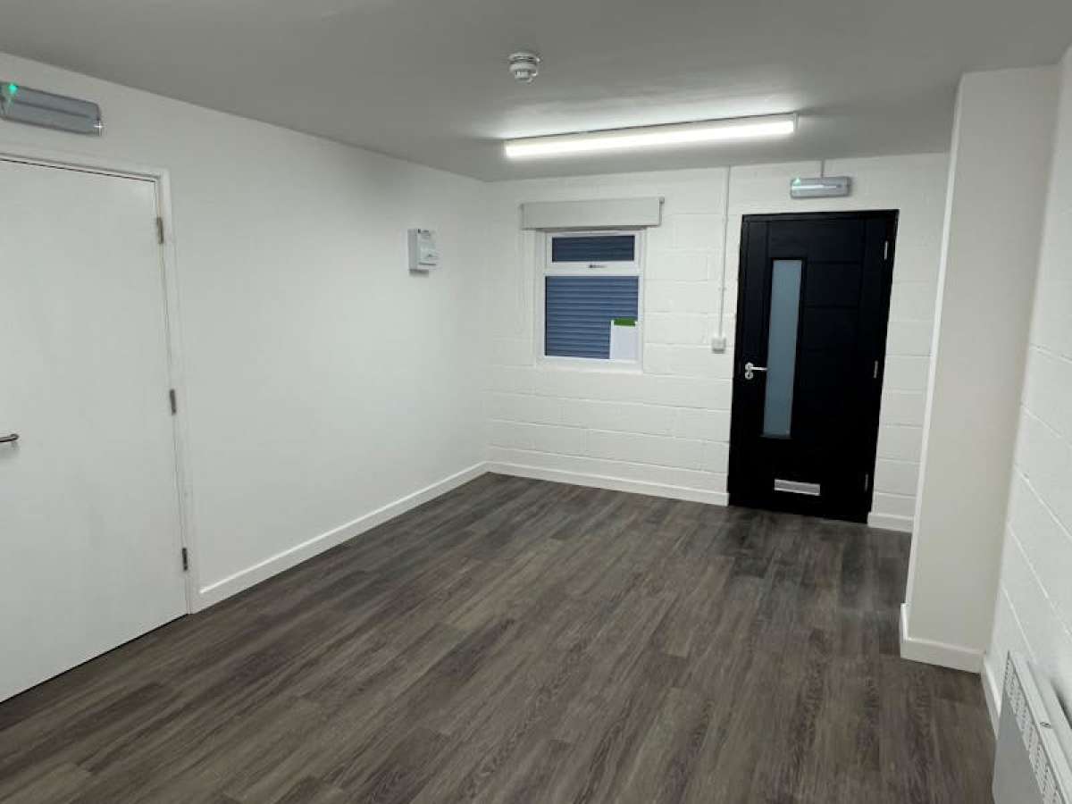 Office in Blandford - photo 3