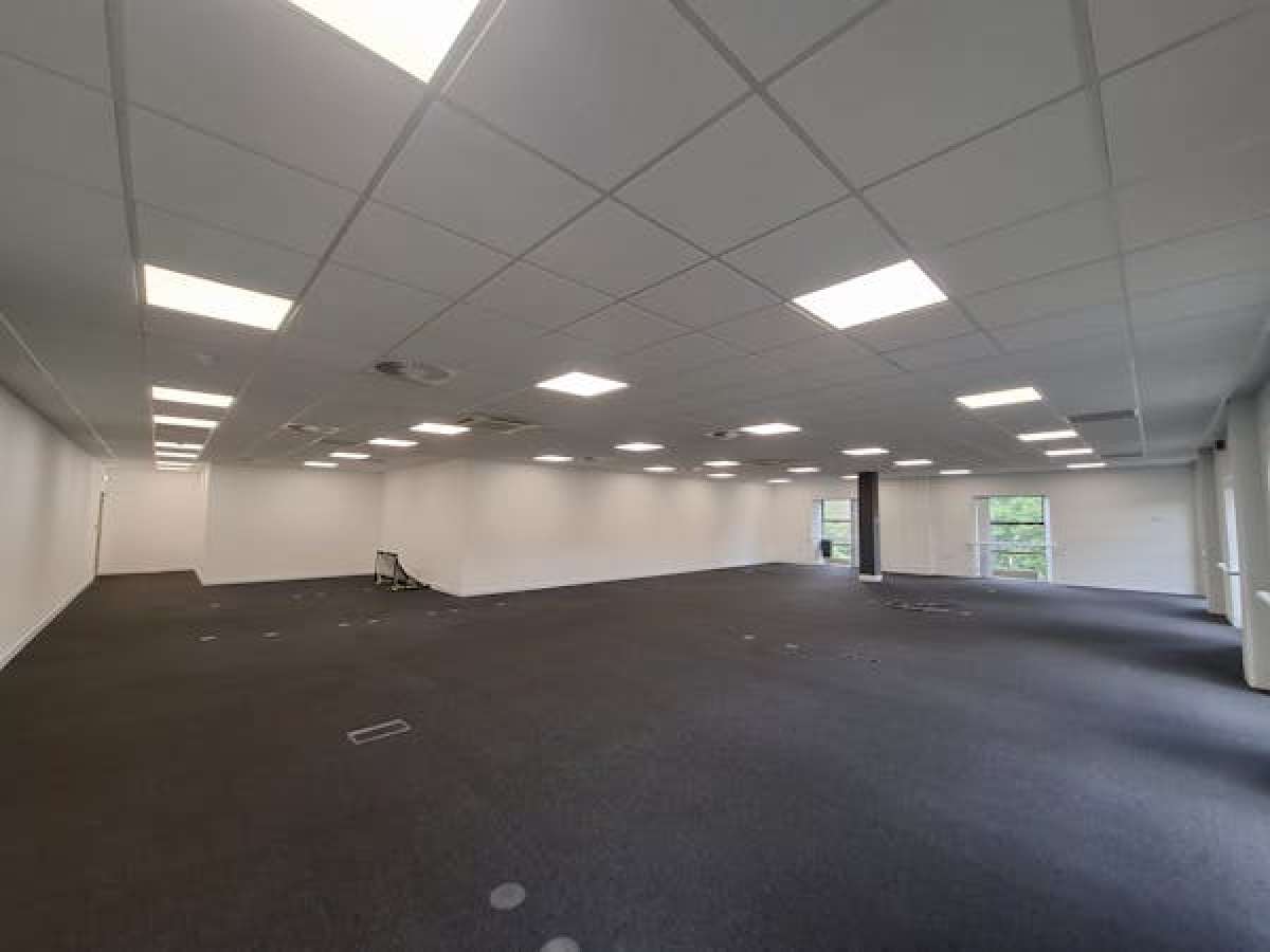 Office in Worcester - photo 2