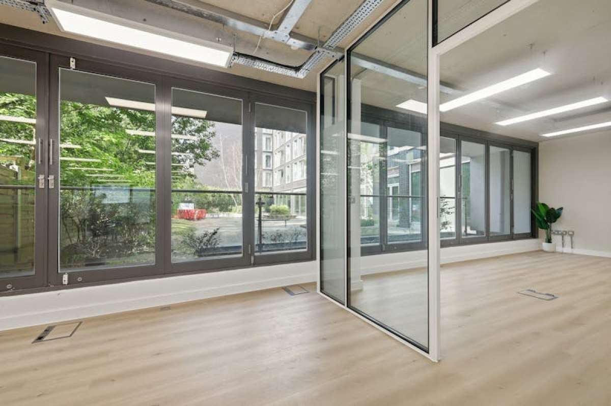 Office in London - photo 2
