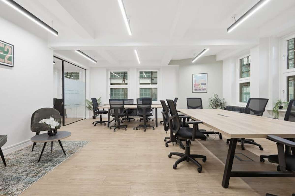 Office in London - photo 4