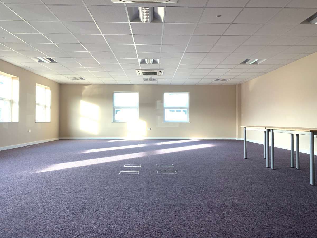 Office in Great Yarmouth - photo 2